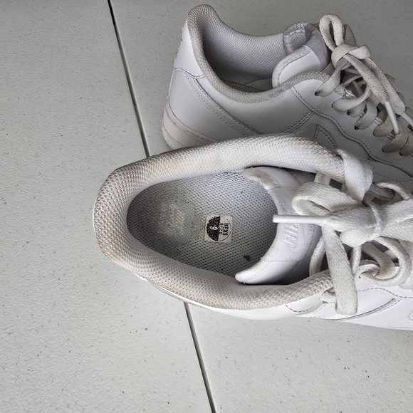 Nike Air Force 1 White Sneakers Size 9 - Picture 8 of 10